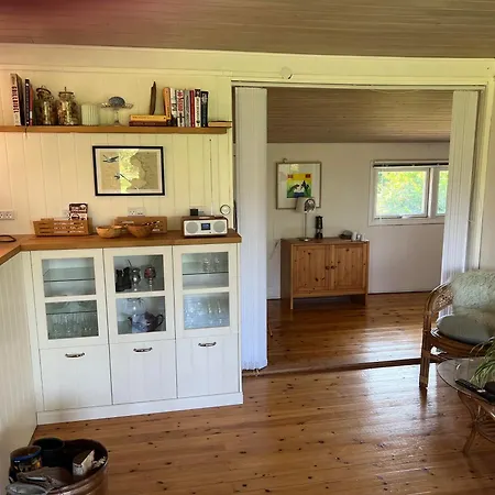 Summer In A Cosy, Old Summer House Area *